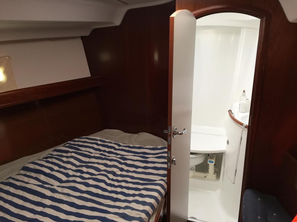 Puerto Calero Boat Hotel Eksteriør billede
